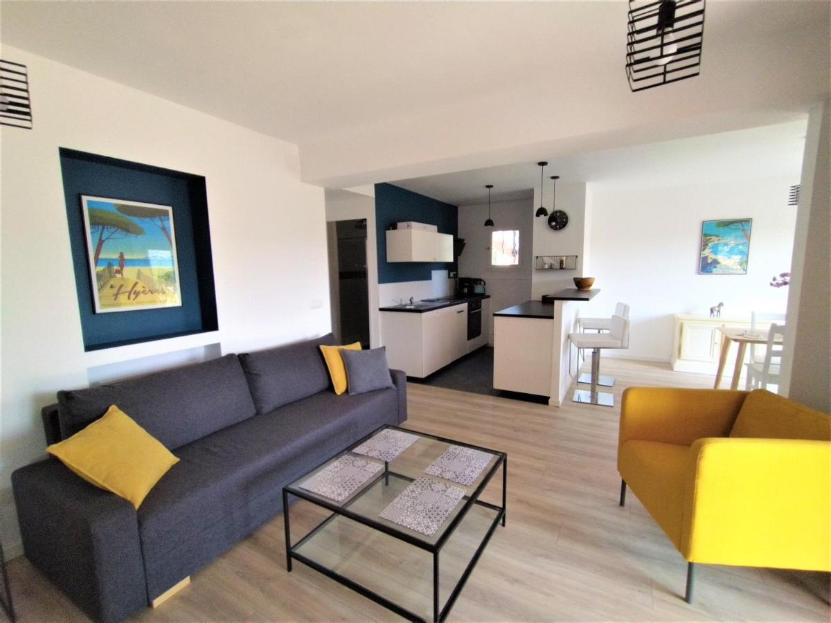 Superbe Bas De Villa 80 M2 Piscine Privee Reservee Aux Vacanciers Avec Vue Magnifique 6 Couchages La Londe-les-Maures Esterno foto