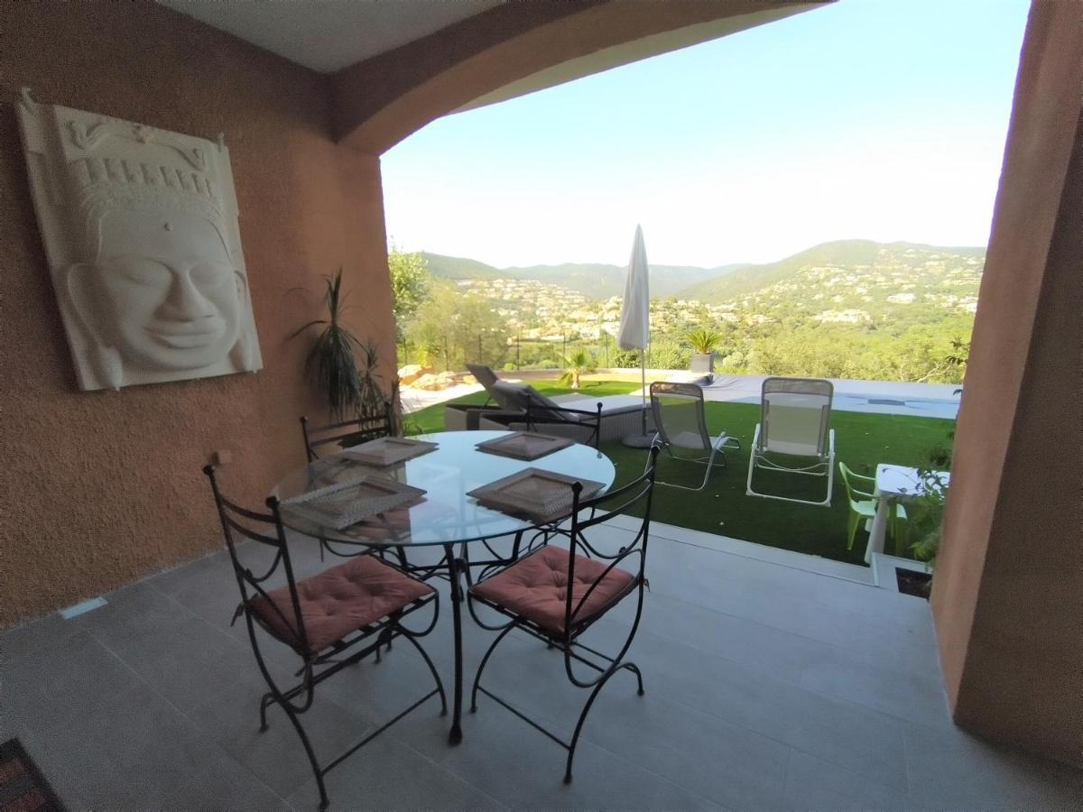 Superbe Bas De Villa 80 M2 Piscine Privee Reservee Aux Vacanciers Avec Vue Magnifique 6 Couchages La Londe-les-Maures Esterno foto