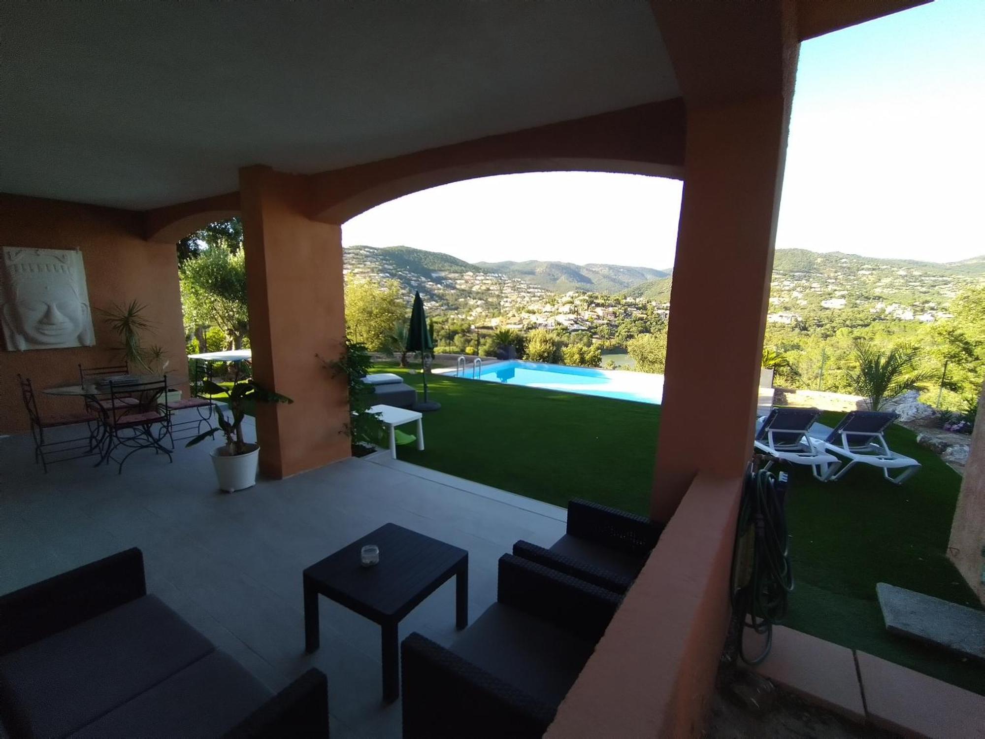 Superbe Bas De Villa 80 M2 Piscine Privee Reservee Aux Vacanciers Avec Vue Magnifique 6 Couchages La Londe-les-Maures Esterno foto