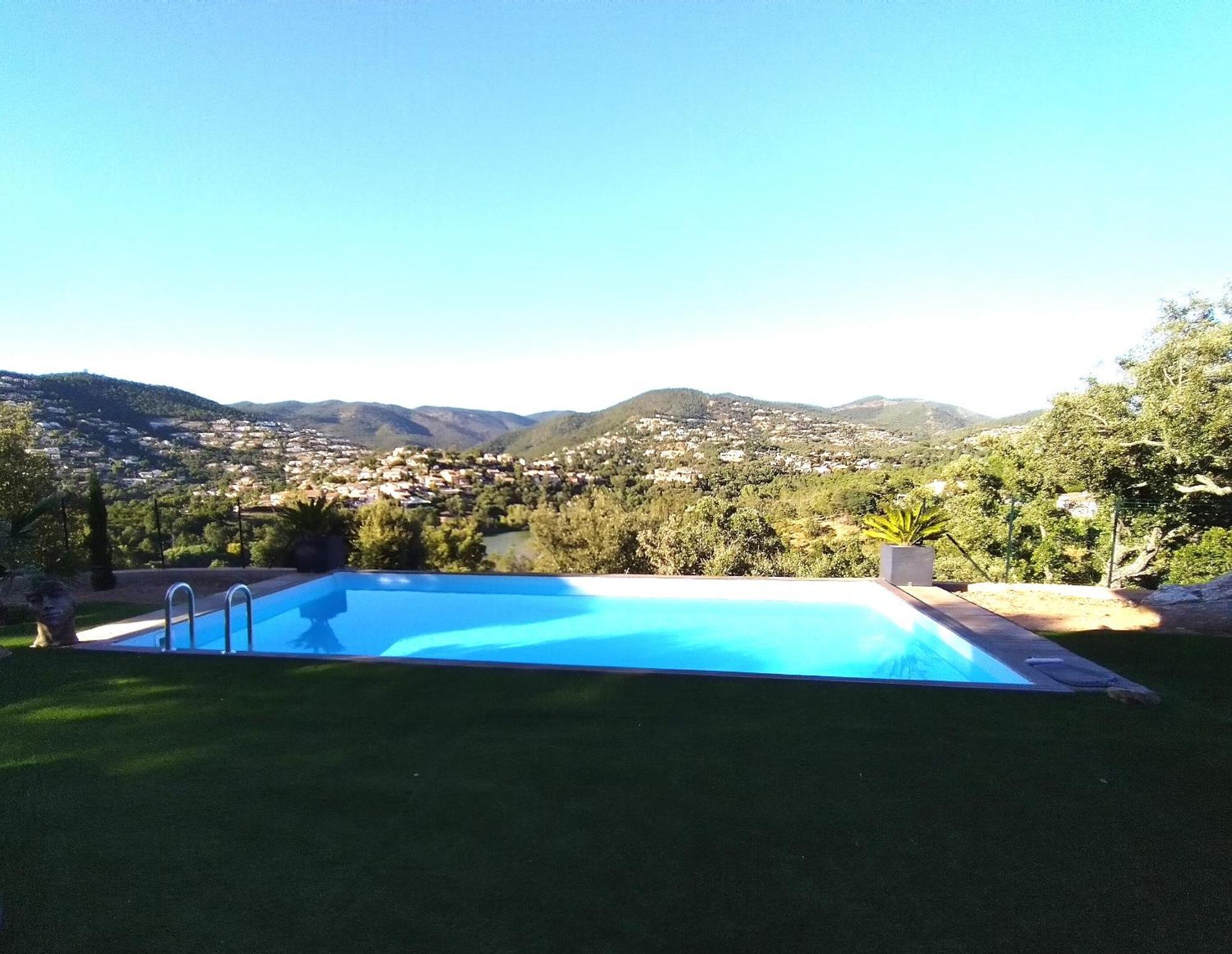 Superbe Bas De Villa 80 M2 Piscine Privee Reservee Aux Vacanciers Avec Vue Magnifique 6 Couchages La Londe-les-Maures Esterno foto